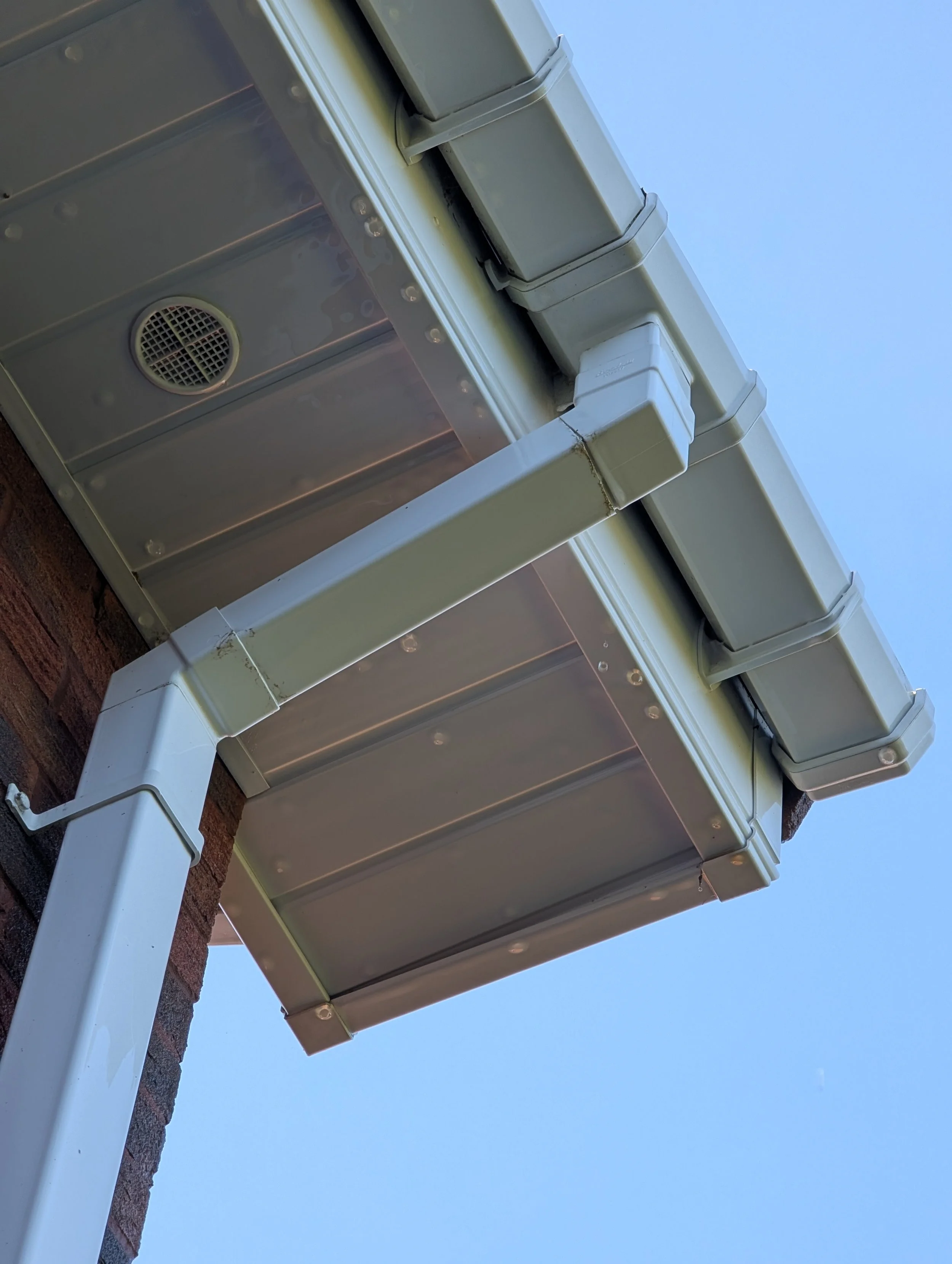 External gutters clean after professional pressure washing Melbourne